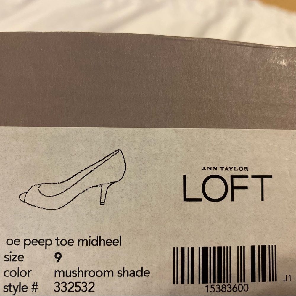 LOFT Vegan Faux Suede Peep Toe Pumps Sz 9 excellent condition. Comfortable shoe - Picture 14 of 16